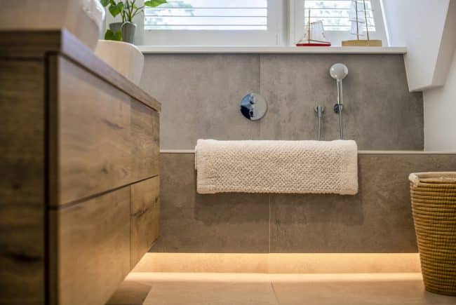 Badkamer wandtegels vloertegels ledverlichting