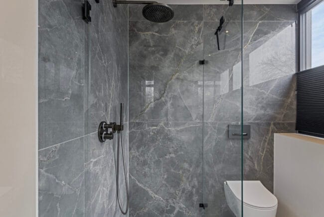 Marmer wand douche