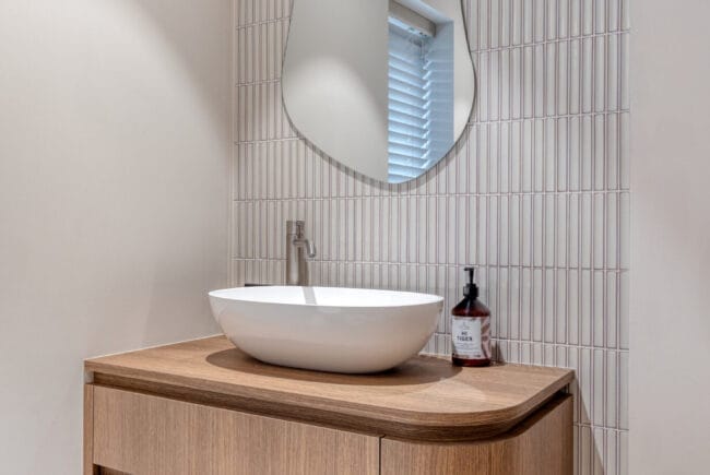Accentwand badkamer Loomans